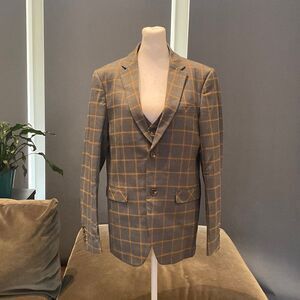 Men’s Mogu Plaid 3 Piece Suit Size 36 Jacket 34 Pants NWT